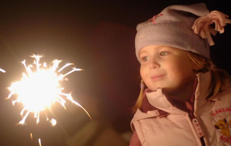 Ура, каникулы! Пиротехника, которую можно запускать с детьми - Камызяк | kamyzyak.salutsklad.ru